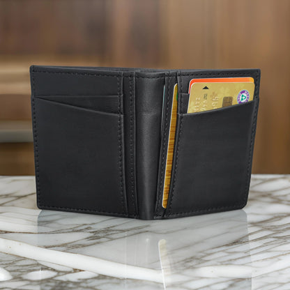 Slim Leather Wallet – Stylish Multi-Slot Card & Maximum Functionality Without Bulk